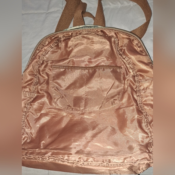 Small Backpack - Picture 3 of 4